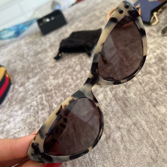 MIU MIU SUNGLASSES IN GREAT CONDITION AND EXCELLENT PRICE - Picture 8 of 8